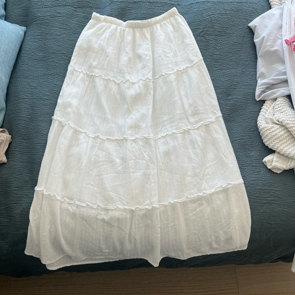 Hollister Ultra High-Rise Tiered Maxi Skirt